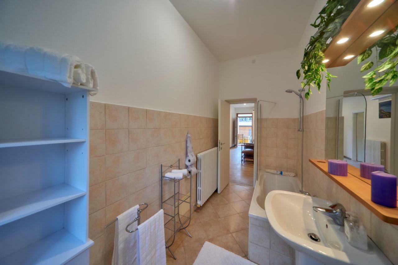 Casa Della Nonna Appartement Abbadia Lariana Buitenkant foto